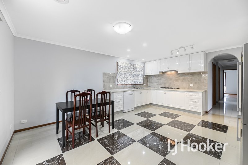 Photo - 6 Daryl Court, Hampton Park VIC 3976 - Image 3