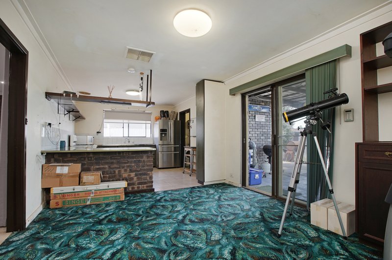 Photo - 6 Davies Crescent, Kardinya WA 6163 - Image 7