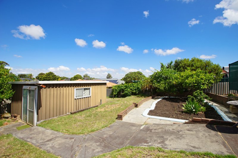 Photo - 6 Davies Crescent, Kardinya WA 6163 - Image 21