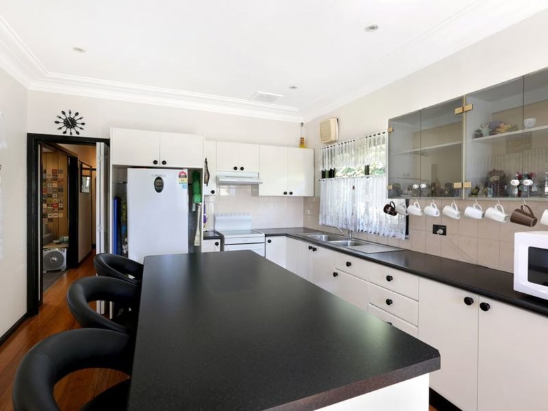 Photo - 6 Dawn Crescent, Regents Park NSW 2143 - Image 2