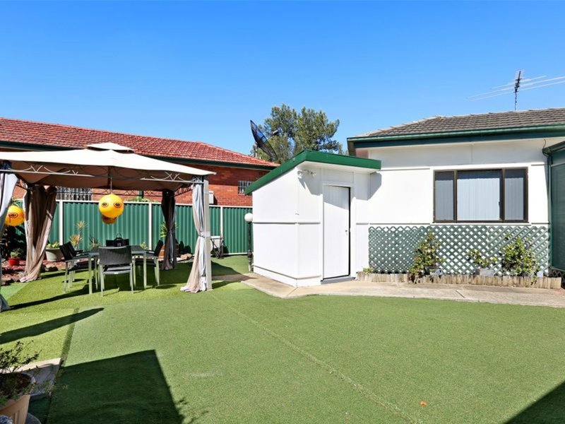 Photo - 6 Dawn Crescent, Regents Park NSW 2143 - Image 5