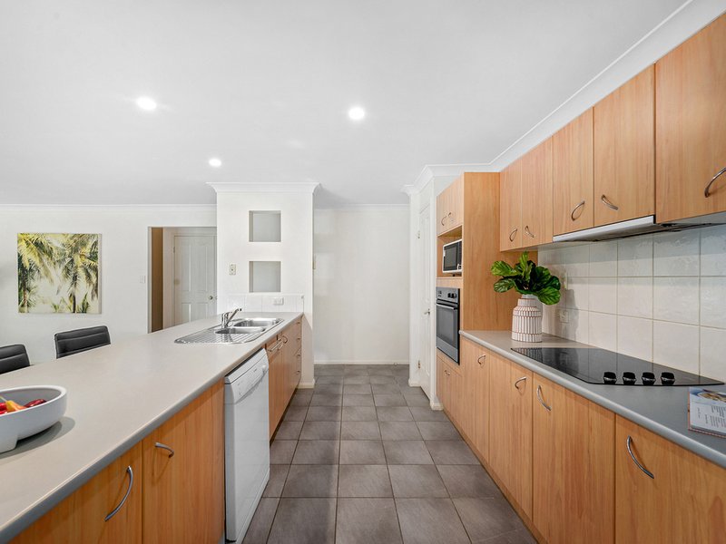 Photo - 6 De Vito Place, Mcdowall QLD 4053 - Image 5