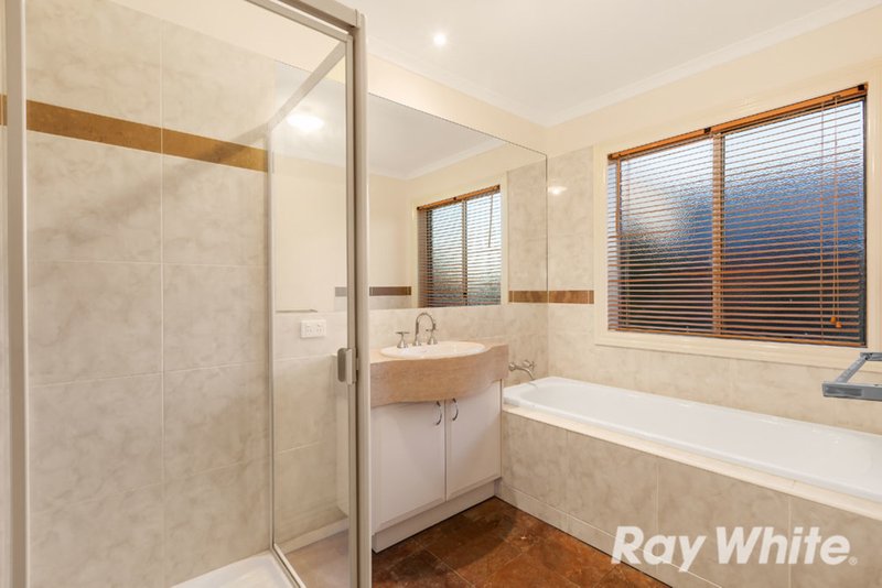 Photo - 6 Delacombe Drive, Mill Park VIC 3082 - Image 7