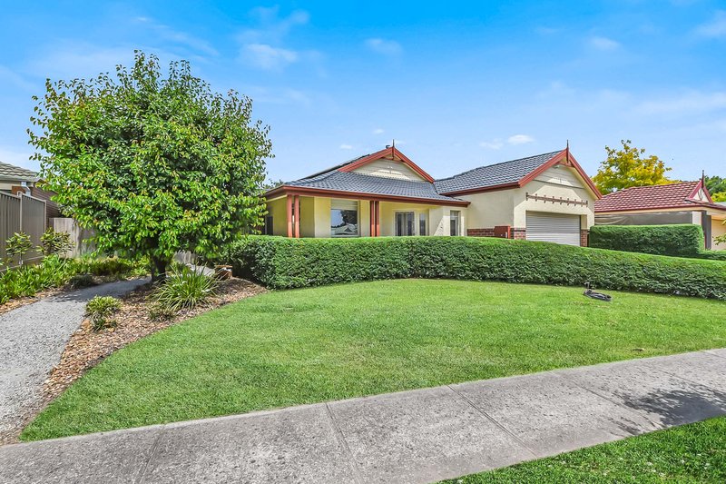 Photo - 6 Delhuntly Rise, Narre Warren South VIC 3805 - Image 2