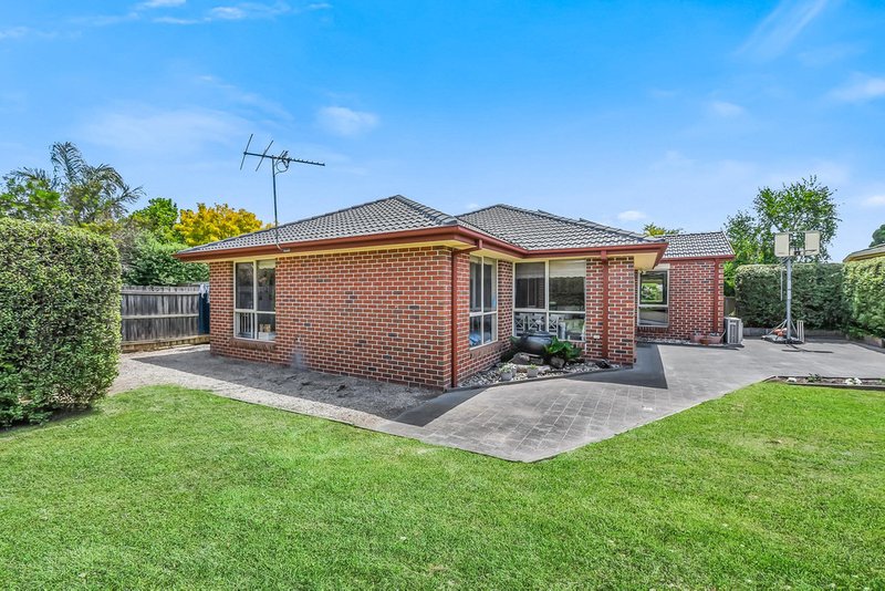 Photo - 6 Delhuntly Rise, Narre Warren South VIC 3805 - Image 16