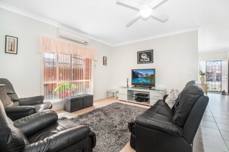 Photo - 6 Delmont Place, Kanahooka NSW 2530 - Image 7