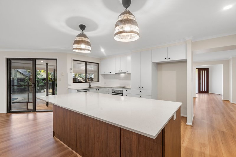 Photo - 6 Delonix Court, Arundel QLD 4214 - Image 3