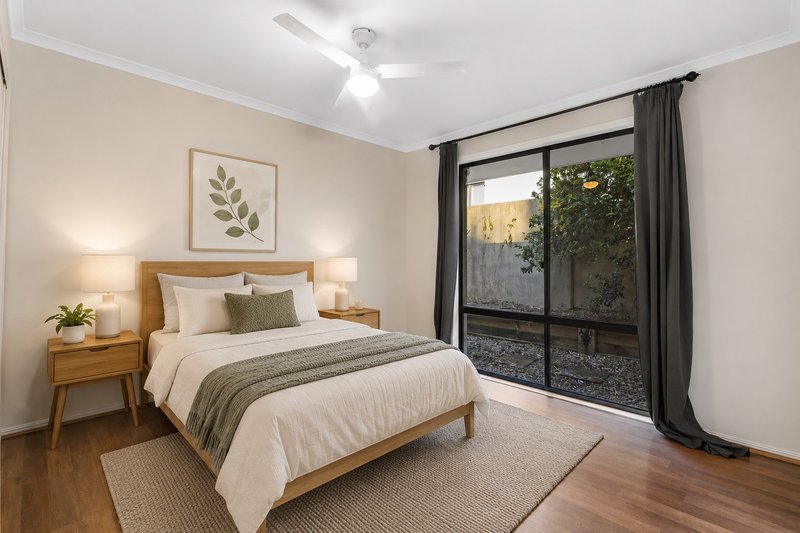 Photo - 6 Delonix Court, Arundel QLD 4214 - Image 8