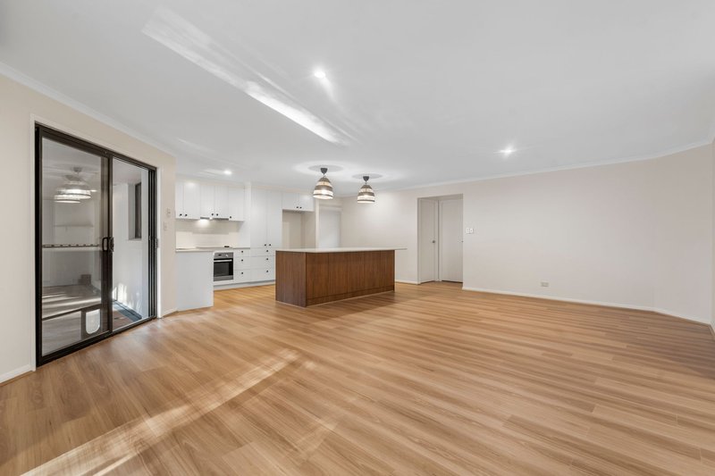 Photo - 6 Delonix Court, Arundel QLD 4214 - Image 14