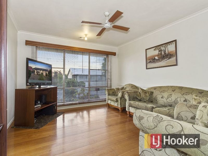 Photo - 6 Deveney Street, Pakenham VIC 3810 - Image 2