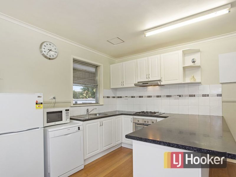 Photo - 6 Deveney Street, Pakenham VIC 3810 - Image 9