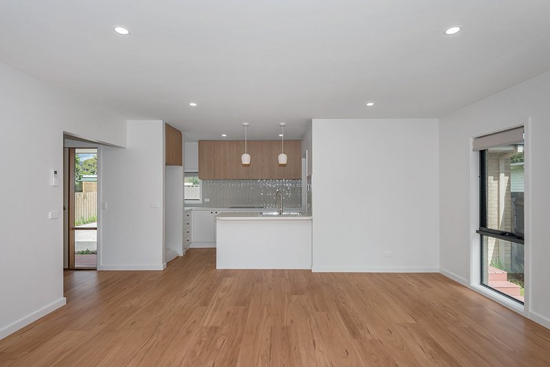 Photo - 6 Devon Street, Rosebud VIC 3939 - Image 5