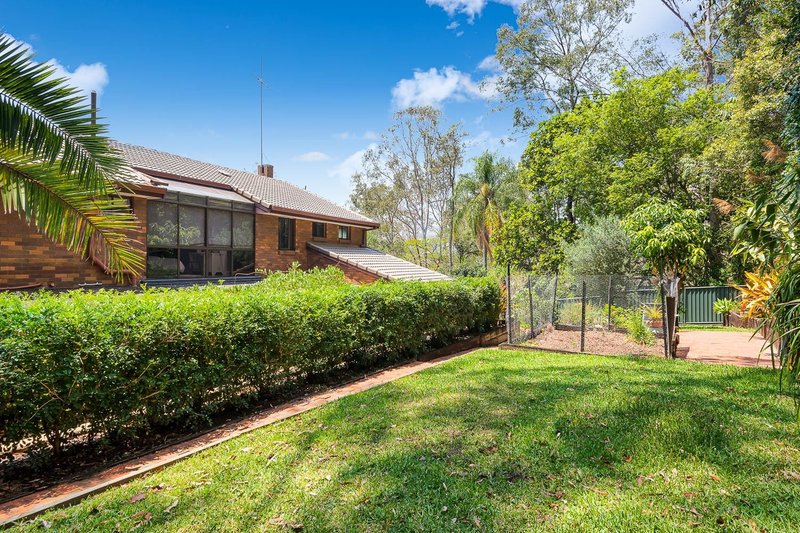 Photo - 6 Dewrang Street, Chapel Hill QLD 4069 - Image 14