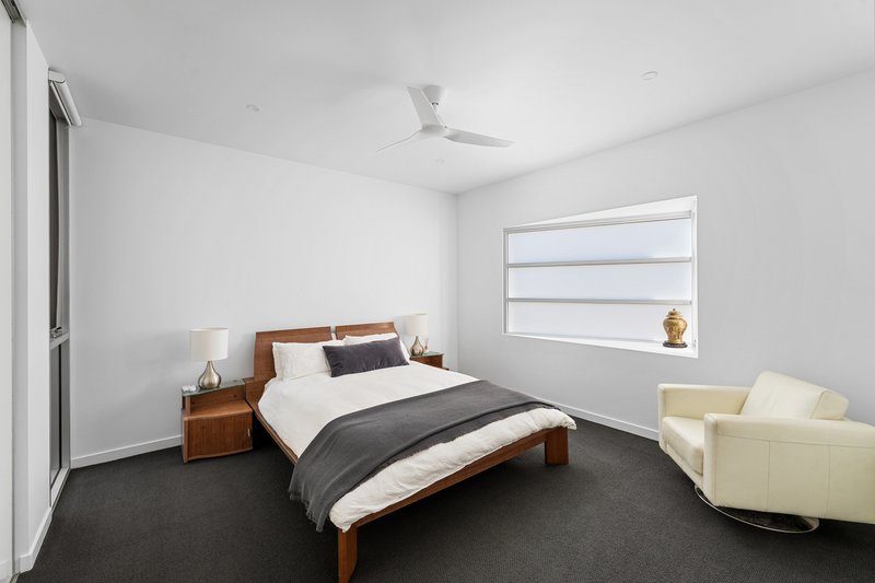 Photo - 6 Diamond Head Drive, Budgewoi NSW 2262 - Image 13