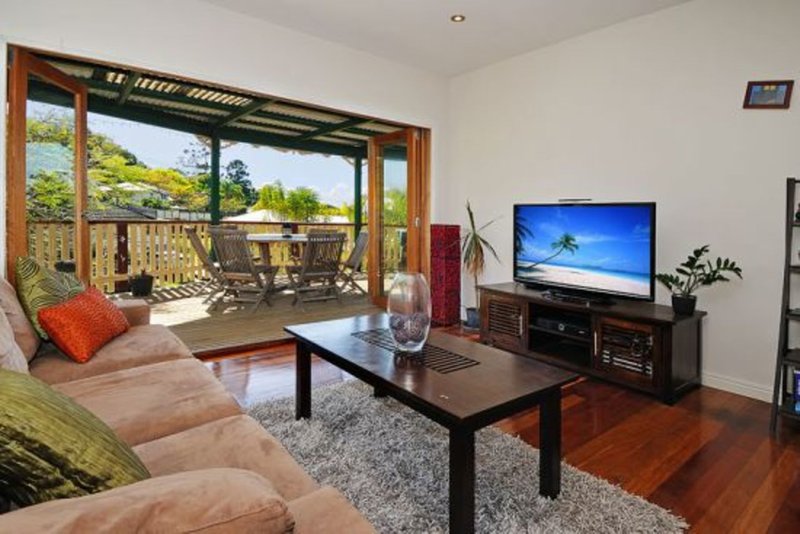 Photo - 6 Diamond St , Holland Park QLD 4121 - Image 2