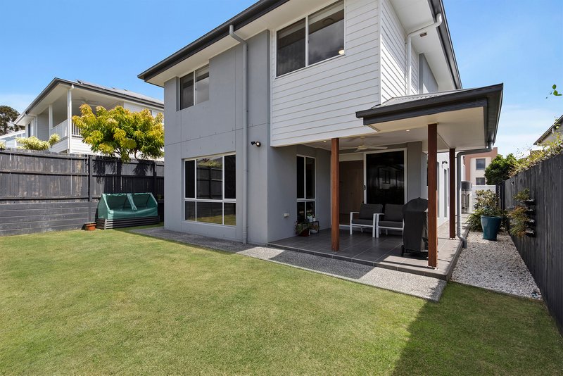 Photo - 6 Diana Close, Bridgeman Downs QLD 4035 - Image 2