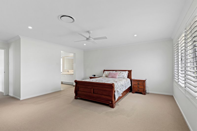 Photo - 6 Diana Close, Bridgeman Downs QLD 4035 - Image 10
