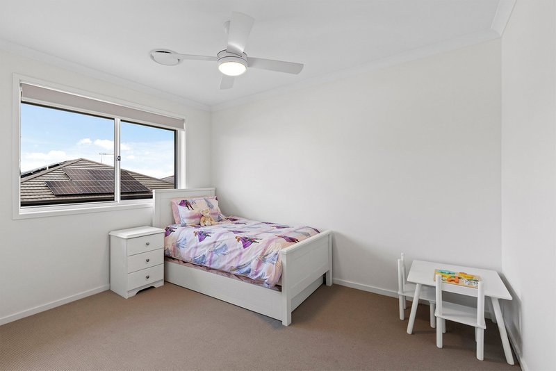 Photo - 6 Diana Close, Bridgeman Downs QLD 4035 - Image 11
