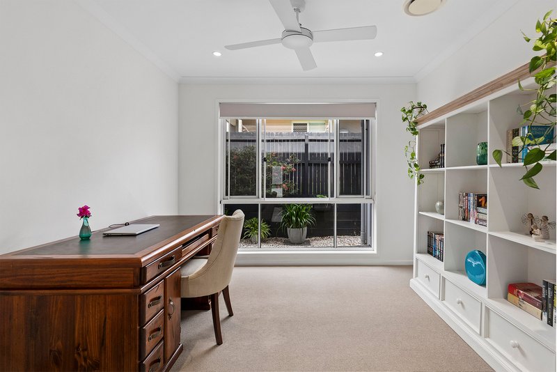 Photo - 6 Diana Close, Bridgeman Downs QLD 4035 - Image 17