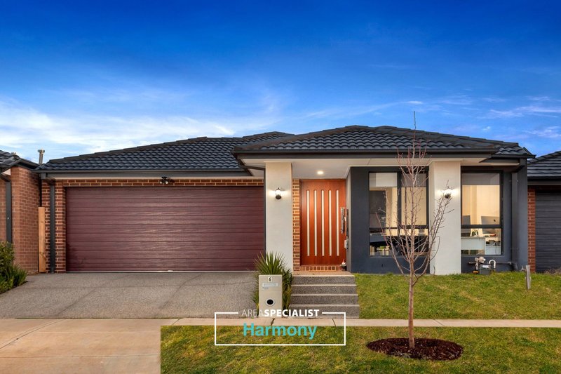 6 Dickens Street, Strathtulloh VIC 3338