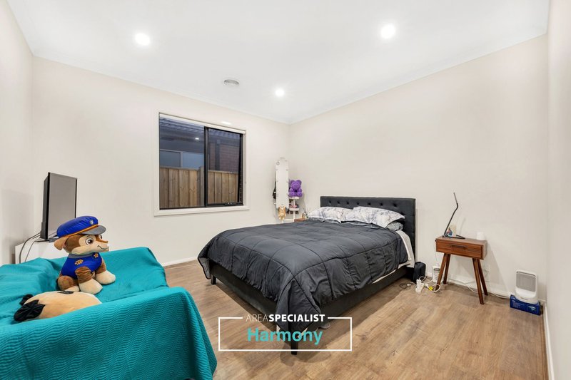 Photo - 6 Dickens Street, Strathtulloh VIC 3338 - Image 3