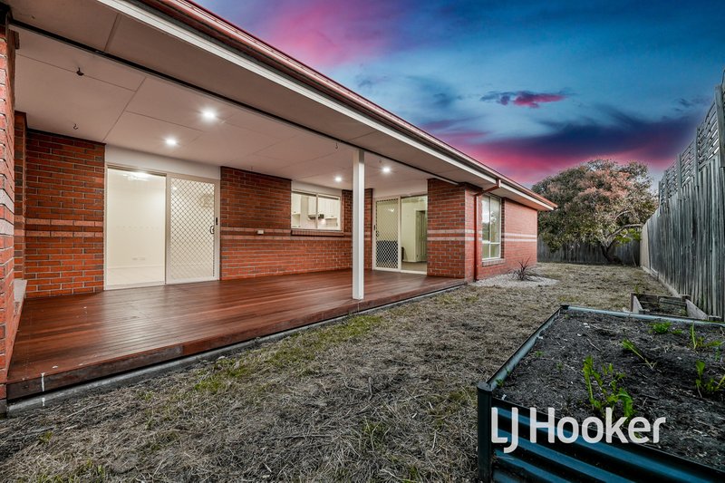 Photo - 6 Dobell Street, Pakenham VIC 3810 - Image 5