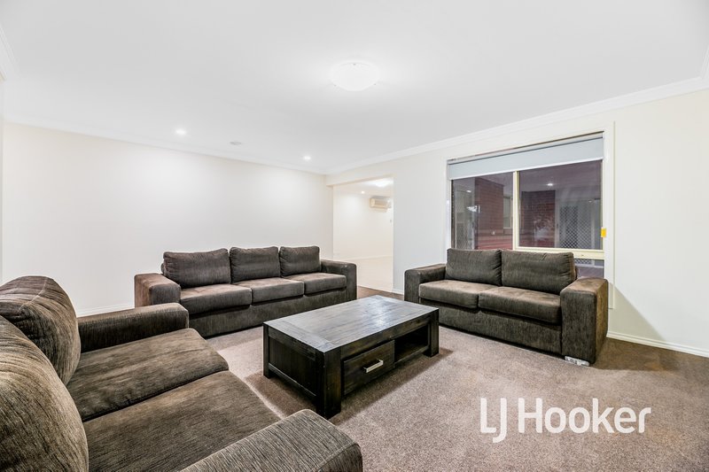 Photo - 6 Dobell Street, Pakenham VIC 3810 - Image 7