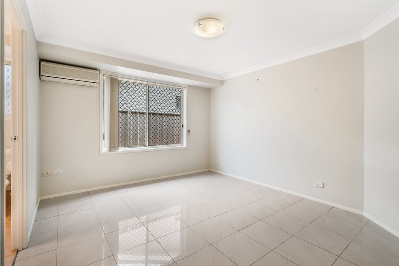 Photo - 6 Domenic Close, Hoxton Park NSW 2171 - Image 12