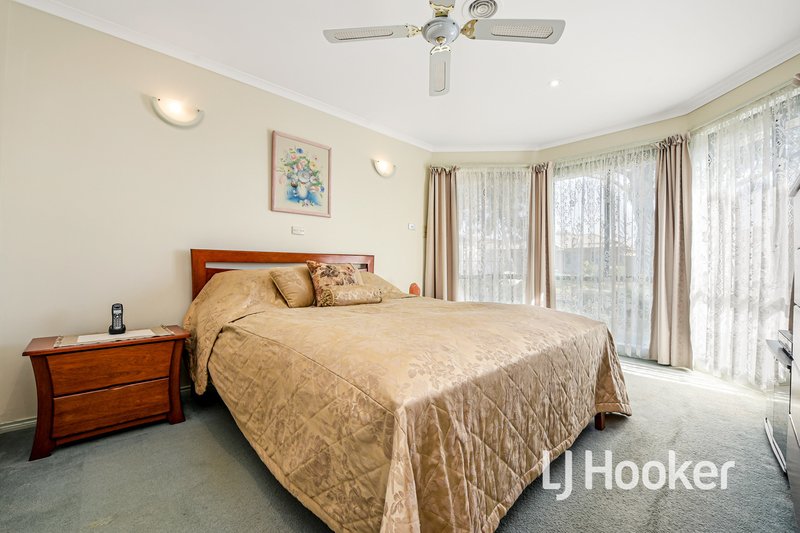 Photo - 6 Donegal Way, Hampton Park VIC 3976 - Image 5