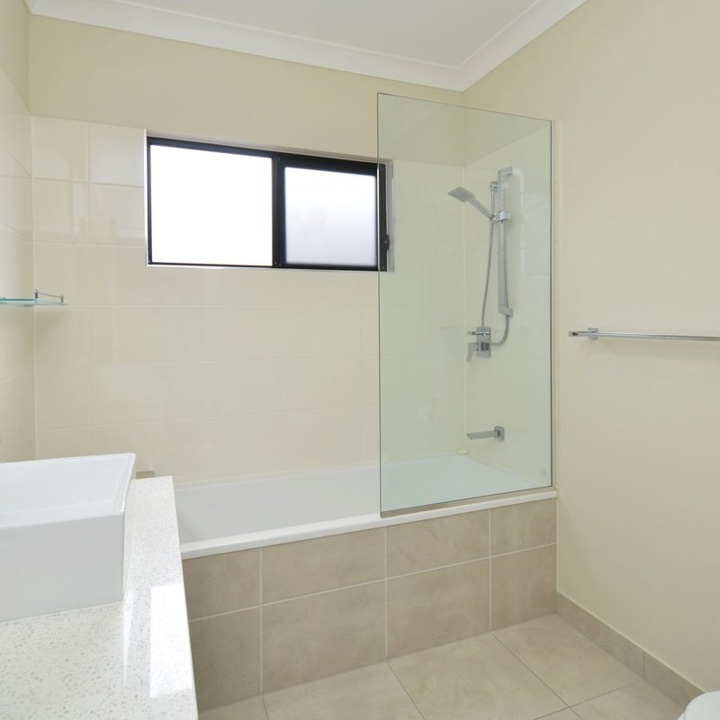 Photo - 6 Dorney Street, Oonoonba QLD 4811 - Image 9