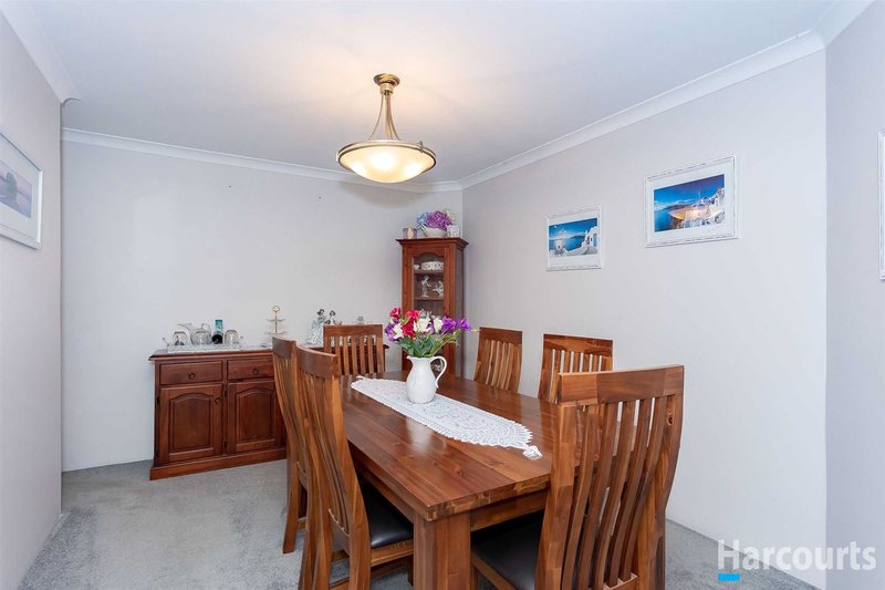 Photo - 6 Dorneywood Way, Landsdale WA 6065 - Image 10