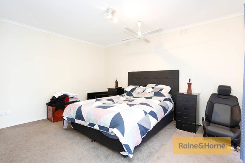 Photo - 6 Dorset Place, Melton West VIC 3337 - Image 5