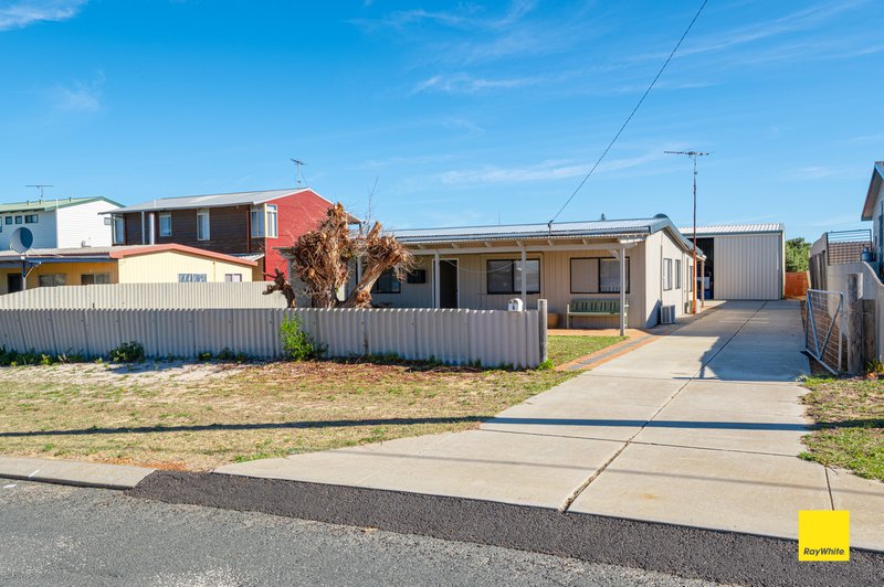 Photo - 6 Douglas Street, Seabird WA 6042 - Image 2