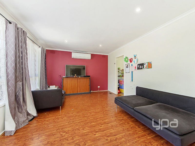 Photo - 6 Dover Street, Albanvale VIC 3021 - Image 2