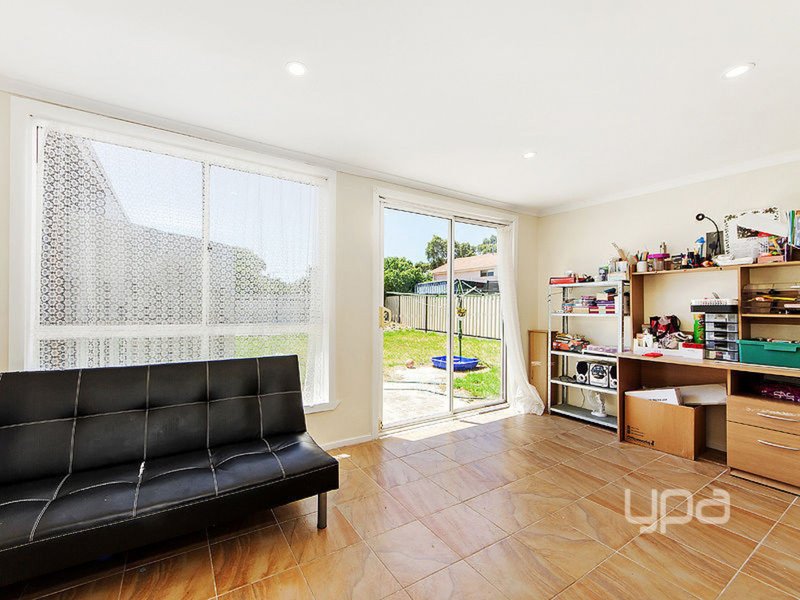 Photo - 6 Dover Street, Albanvale VIC 3021 - Image 4