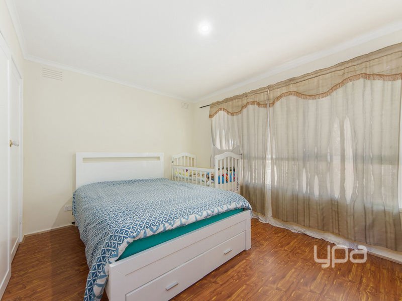 Photo - 6 Dover Street, Albanvale VIC 3021 - Image 5