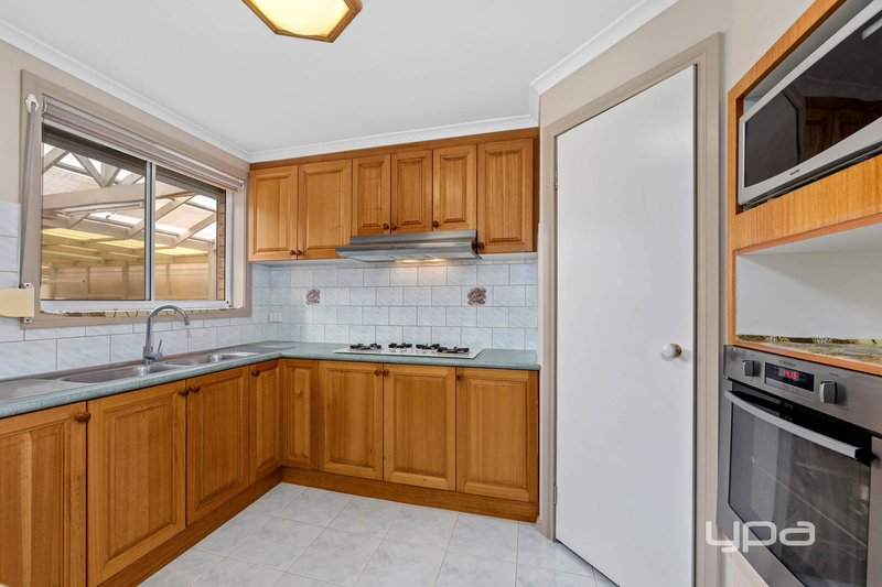 Photo - 6 Dragon Way, Kings Park VIC 3021 - Image 4