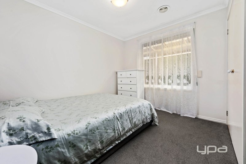 Photo - 6 Dragon Way, Kings Park VIC 3021 - Image 9