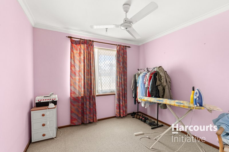 Photo - 6 Dressler Way, Girrawheen WA 6064 - Image 3