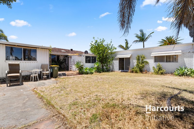 Photo - 6 Dressler Way, Girrawheen WA 6064 - Image 21