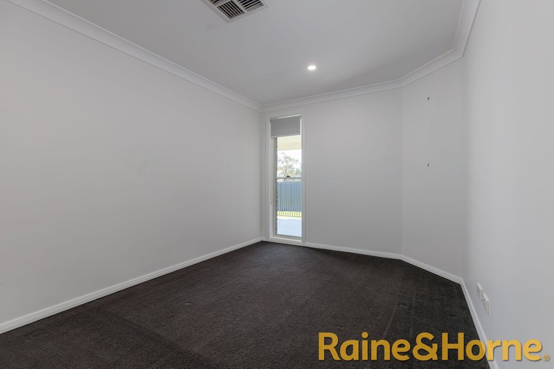 Photo - 6 Drysdale Close, Dubbo NSW 2830 - Image 7