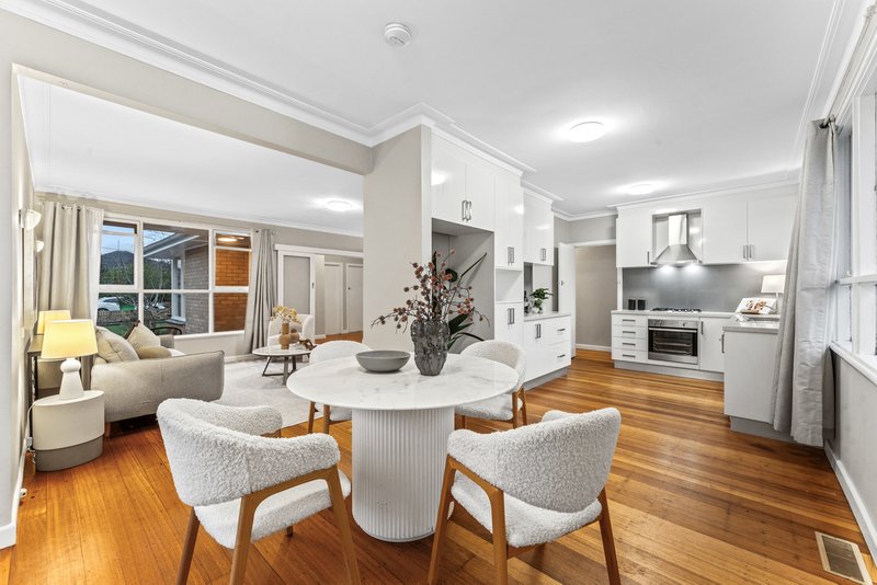 Photo - 6 Duband Street, Burwood East VIC 3151 - Image 5
