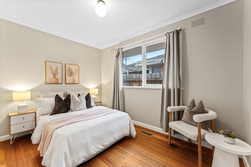Photo - 6 Duband Street, Burwood East VIC 3151 - Image 10