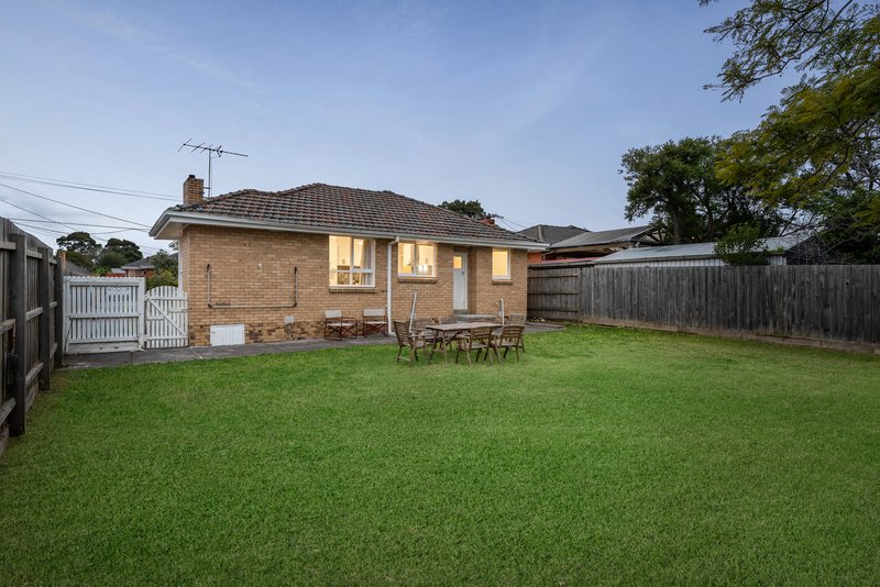 Photo - 6 Duband Street, Burwood East VIC 3151 - Image 13