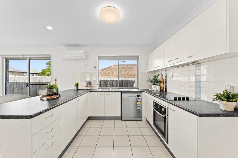 Photo - 6 Dudman Street, Collingwood Park QLD 4301 - Image 4