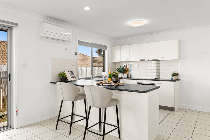 Photo - 6 Dudman Street, Collingwood Park QLD 4301 - Image 5