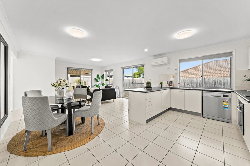 Photo - 6 Dudman Street, Collingwood Park QLD 4301 - Image 6