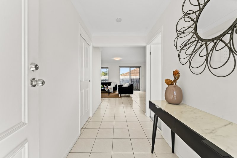 Photo - 6 Dudman Street, Collingwood Park QLD 4301 - Image 10