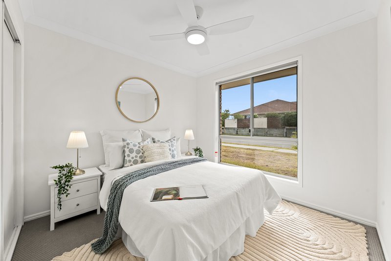 Photo - 6 Dudman Street, Collingwood Park QLD 4301 - Image 15