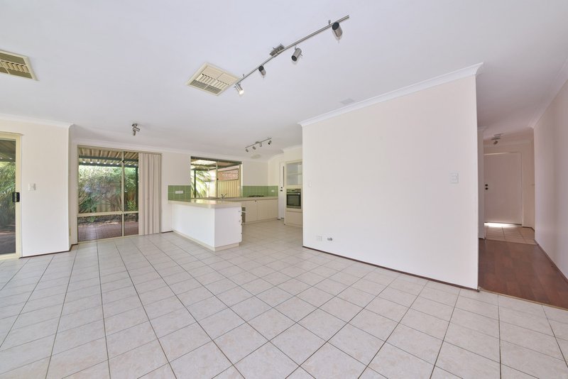 Photo - 6 Dumbarton Loop, Kinross WA 6028 - Image 11